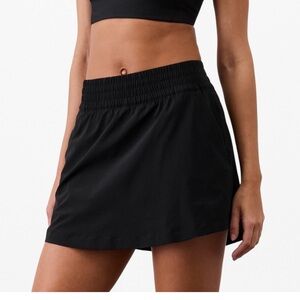 Athleta Weekender high rise 14” run short